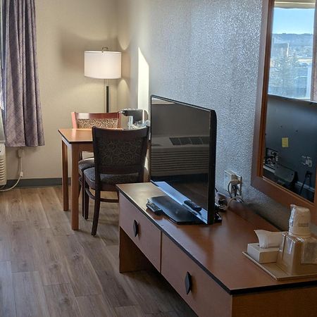 Days Inn & Suites By Wyndham Castle Rock Dış mekan fotoğraf