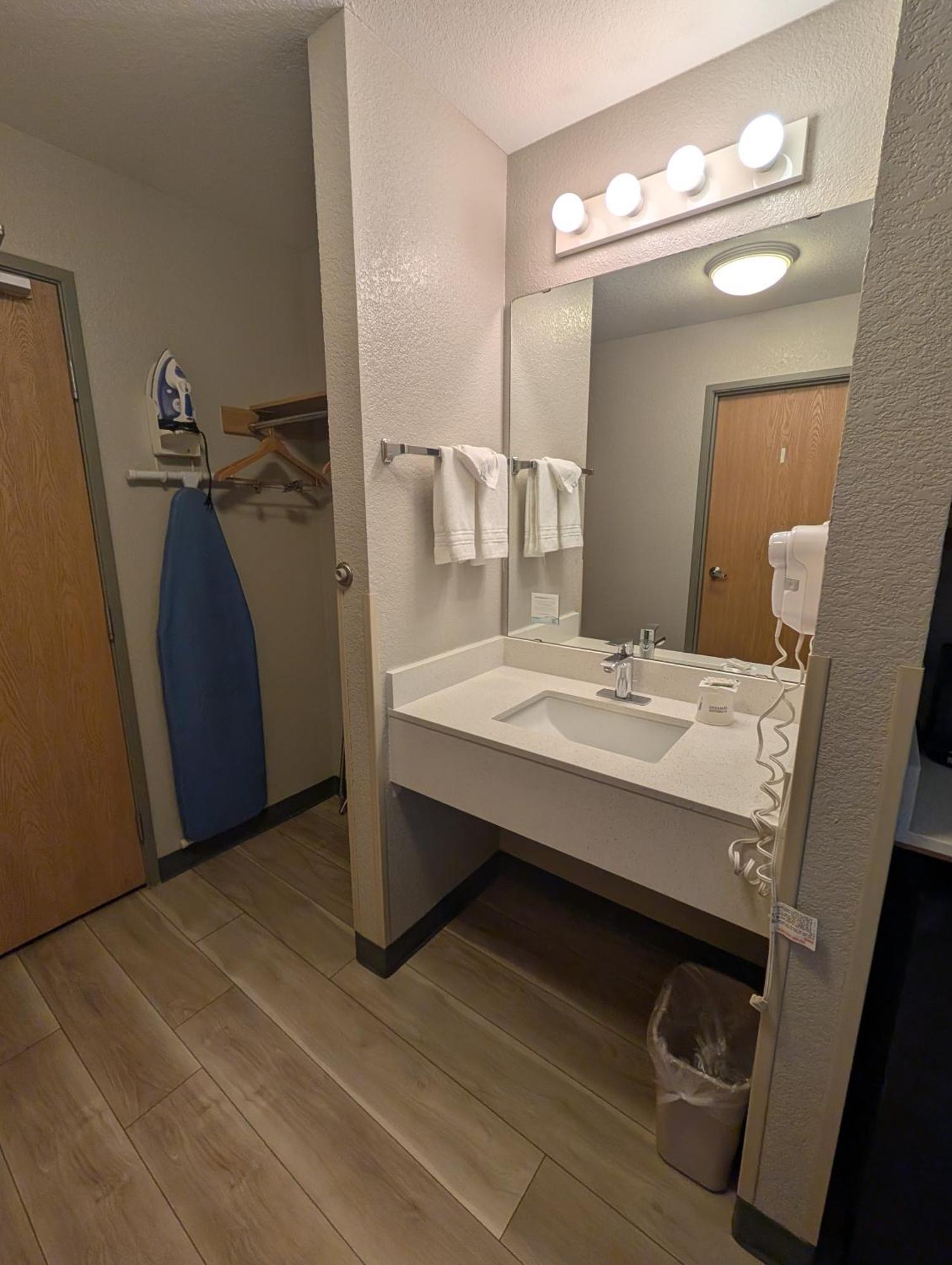 Days Inn & Suites By Wyndham Castle Rock Dış mekan fotoğraf