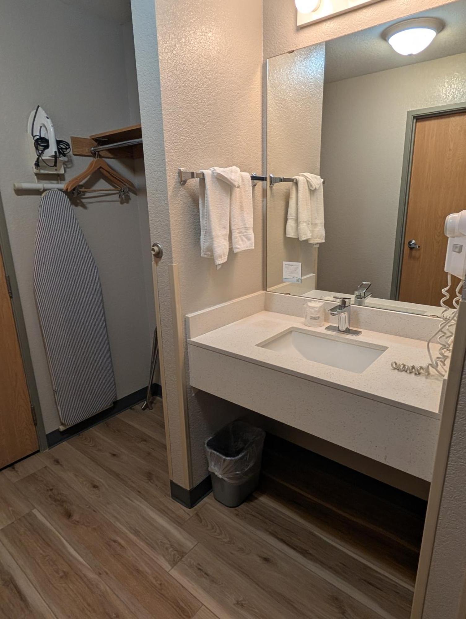 Days Inn & Suites By Wyndham Castle Rock Dış mekan fotoğraf