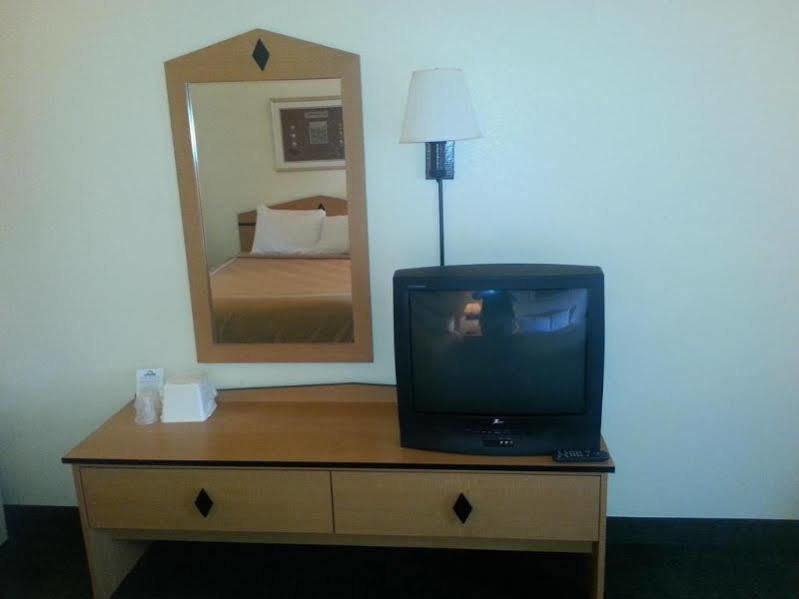 Days Inn & Suites By Wyndham Castle Rock Dış mekan fotoğraf