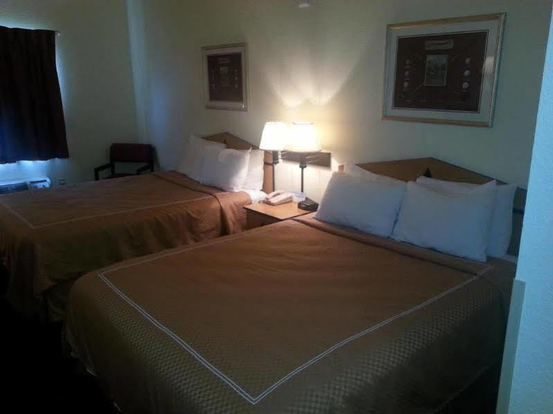 Days Inn & Suites By Wyndham Castle Rock Dış mekan fotoğraf